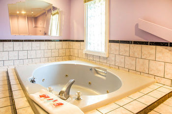 Econo Lodge Норуолк Экстерьер фото