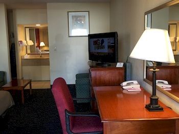 Econo Lodge Норуолк Экстерьер фото